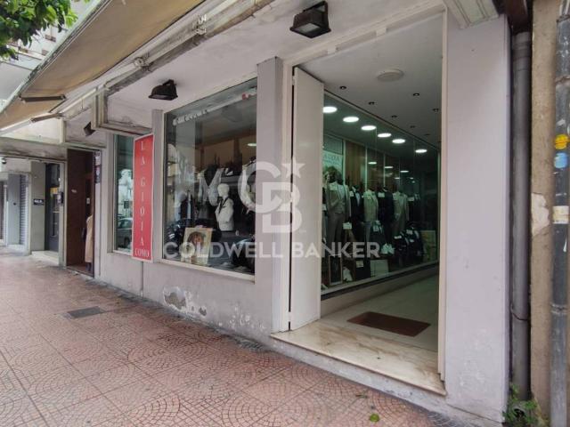 Locale Commerciale in vendita a Puglia, Taranto