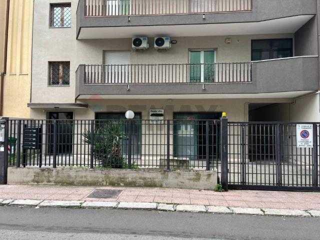 Locale Commerciale in vendita a Puglia, Taranto