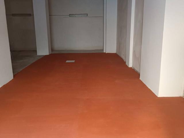 Locale Commerciale in vendita a Puglia, Taranto