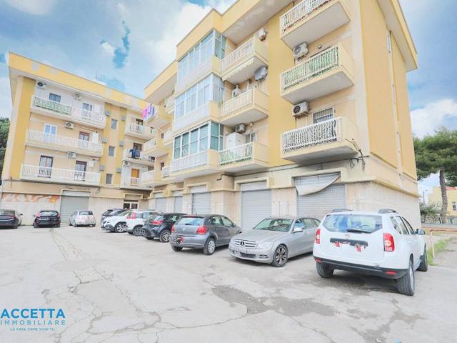 Locale Commerciale in vendita a Puglia, Taranto
