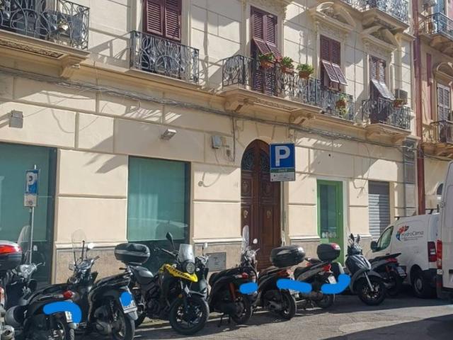 Locale Commerciale in vendita a Puglia, Taranto