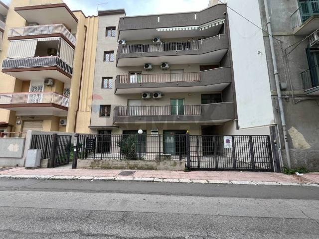 Locale Commerciale in vendita a Puglia, Taranto