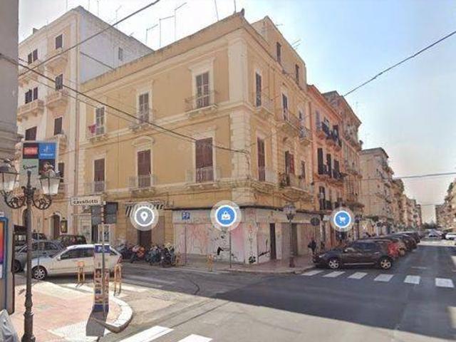 Locale Commerciale in vendita a Puglia, Taranto