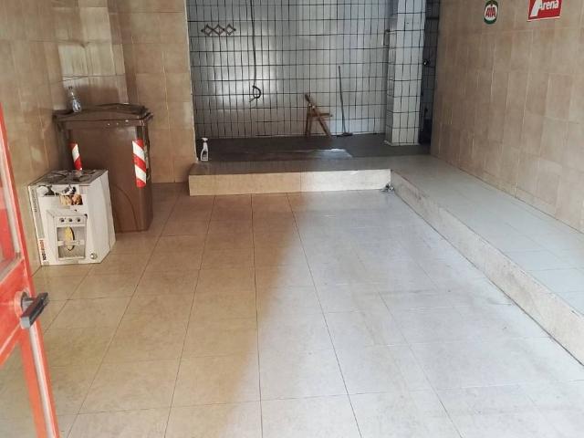 Locale Commerciale in vendita a Puglia, Taranto