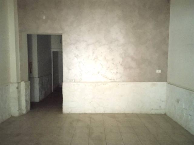 Locale Commerciale in vendita a Puglia, Taranto