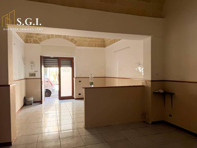 Locale Commerciale in vendita a Puglia, Taranto