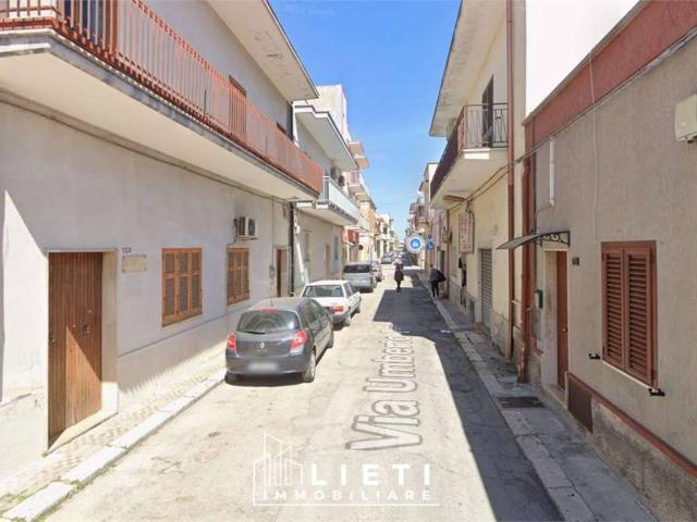 Locale Commerciale in vendita a Puglia, Taranto