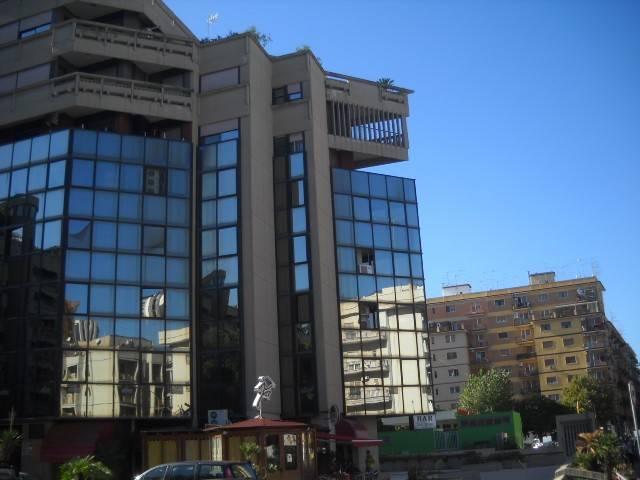 Locale Commerciale in affitto a Puglia, Taranto
