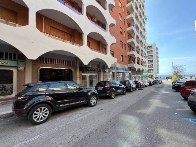 Locale Commerciale in vendita a Puglia, Taranto