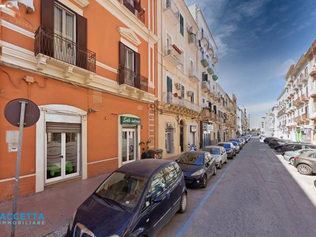 Locale Commerciale in vendita a Puglia, Taranto