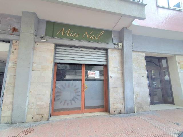 Locale Commerciale in vendita a Puglia, Taranto