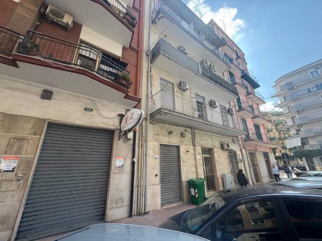 Locale Commerciale in vendita a Puglia, Taranto
