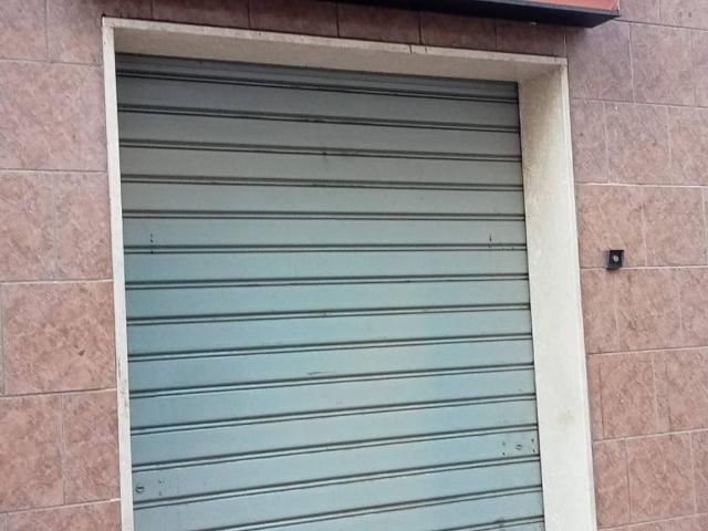 Locale Commerciale in vendita a Puglia, Taranto
