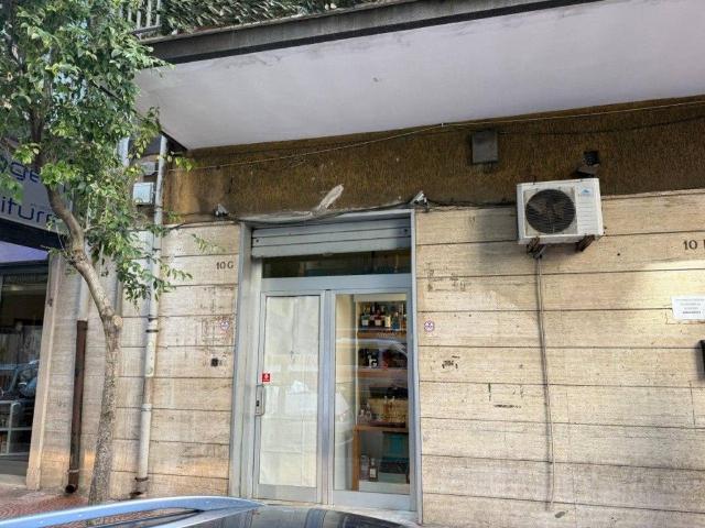 Locale Commerciale in vendita a Puglia, Taranto