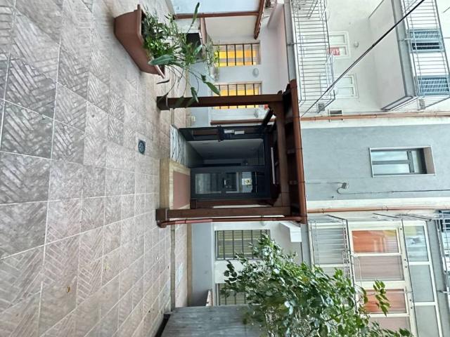 Locale Commerciale in vendita a Puglia, Taranto