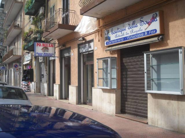 Locale Commerciale in vendita a Puglia, Taranto