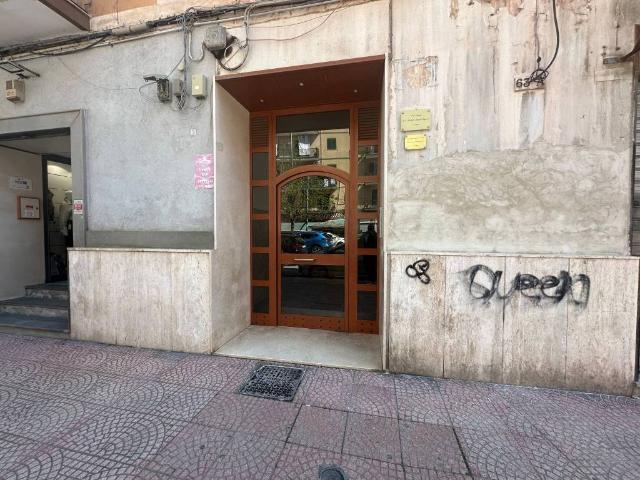 Locale Commerciale in vendita a Puglia, Taranto