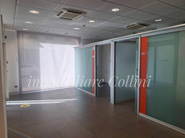 Locale Commerciale in vendita a Tarcento, Friuli-Venezia Giulia