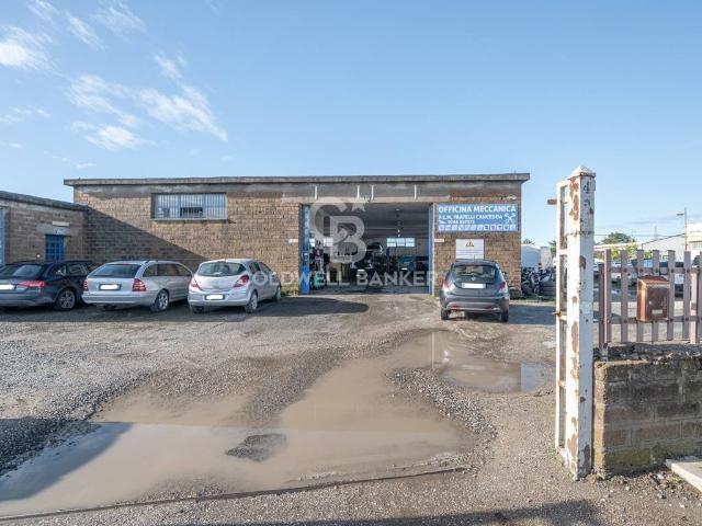 Locale Commerciale in vendita a Tarquinia, Lazio