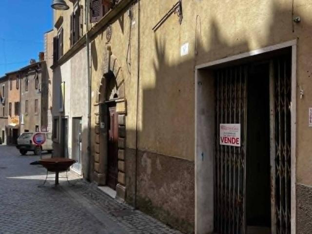 Locale Commerciale in vendita a Tarquinia, Lazio
