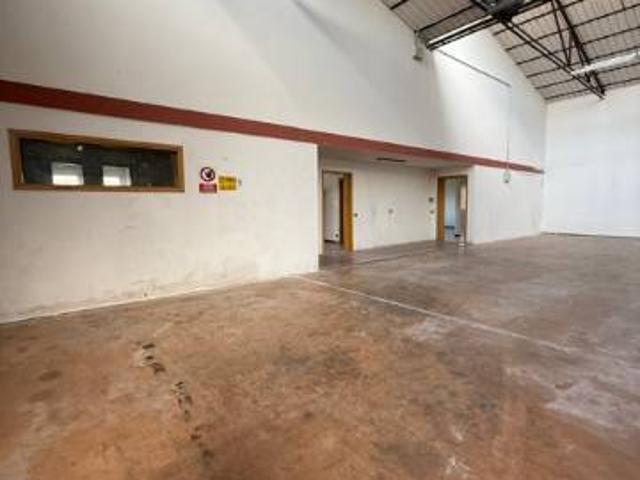 Locale Commerciale in vendita a Corbanese, Tarzo