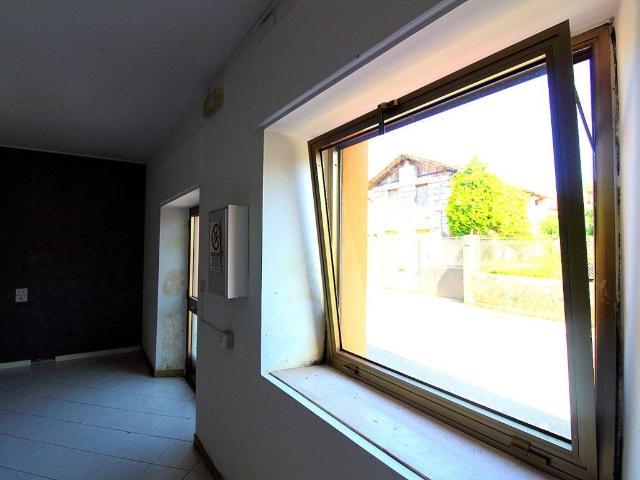 Locale Commerciale in vendita a Tavagnacco, Friuli-Venezia Giulia