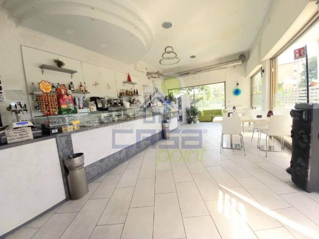Locale Commerciale in vendita a Tavazzano, Tavazzano Con Villavesco