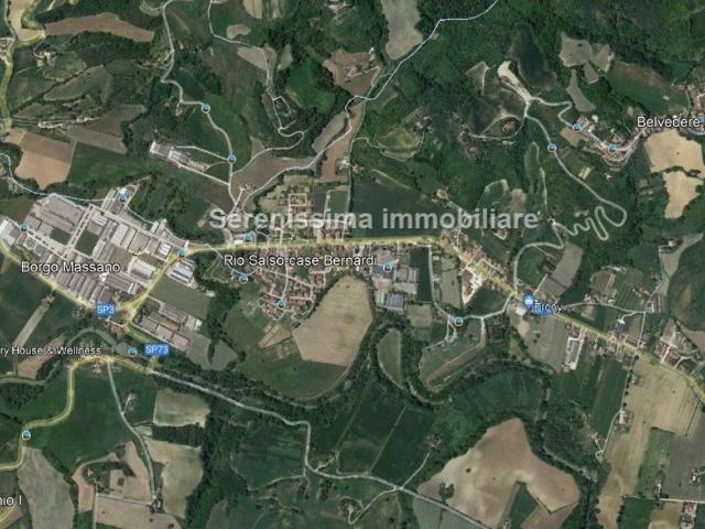 Locale Commerciale in vendita a Rio Salso-Case Bernardi, Marche