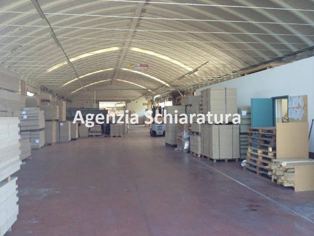 Locale Commerciale in vendita a Rio Salso-Case Bernardi, Marche