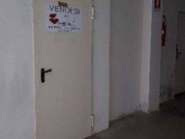 Locale Commerciale in vendita a Il Ghetto, Marche