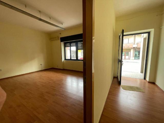 Locale Commerciale in vendita a Telese Terme, Benevento