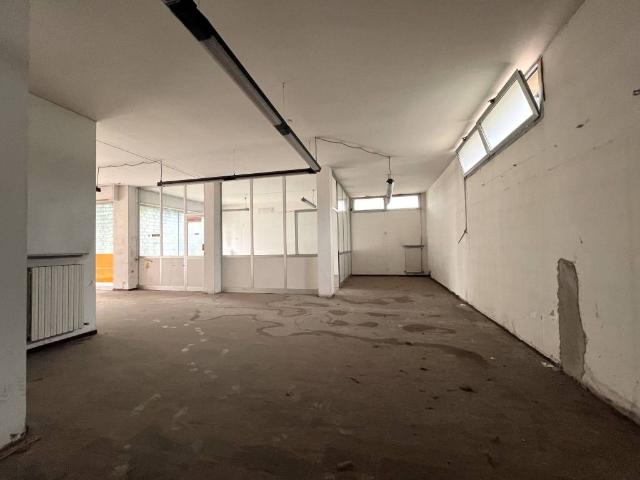 Locale Commerciale in vendita a Telgate, Lombardia