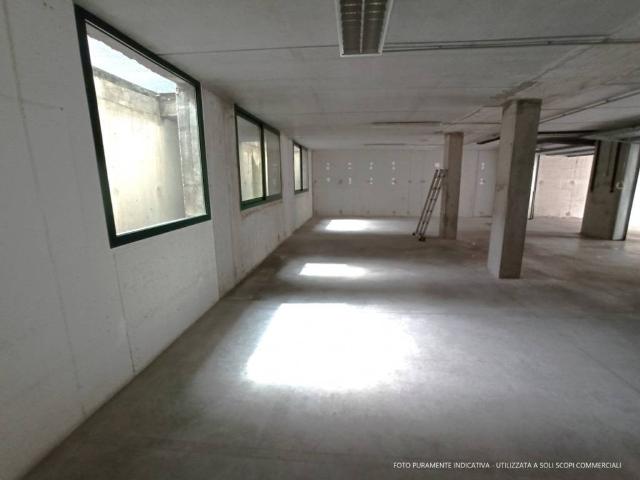 Locale Commerciale in vendita a Teolo