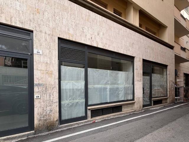 Locale Commerciale in vendita a San Giorgio, Teramo