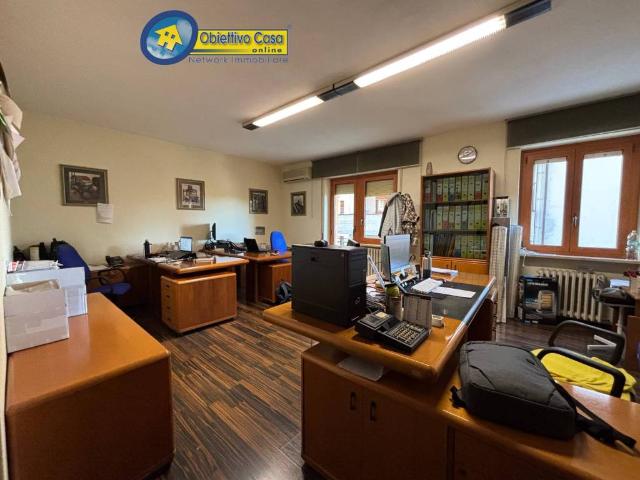 Locale Commerciale in vendita a Scapriano, Teramo