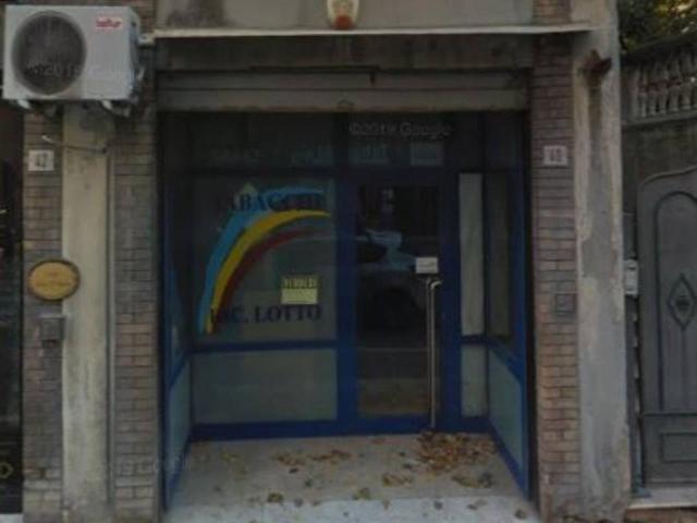 Locale Commerciale in vendita a Scapriano, Teramo