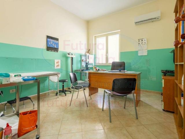 Locale Commerciale in vendita a Terme Vigliatore, Sicilia