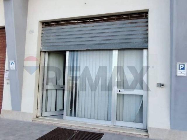Locale Commerciale in vendita a Termini Imerese, Sicilia