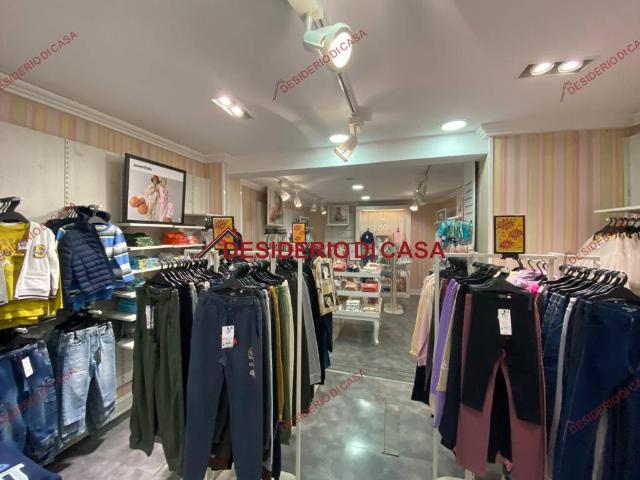 Locale Commerciale in vendita a Termini Imerese, Sicilia
