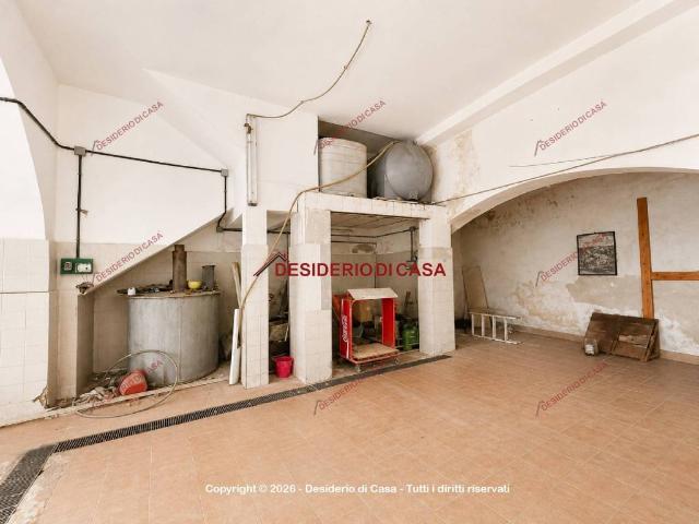 Locale Commerciale in vendita a Termini Imerese, Sicilia