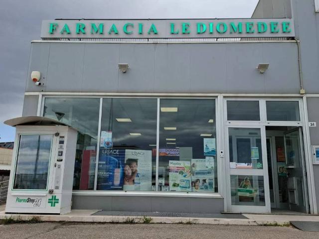 Locale Commerciale in vendita a Termoli, Molise
