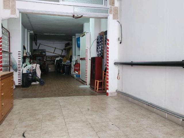 Locale Commerciale in vendita a Termoli, Molise