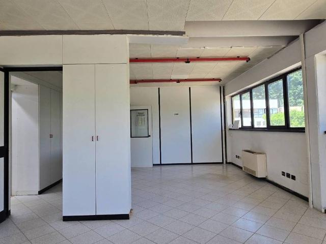 Locale Commerciale in vendita a Huntsman, Ternate