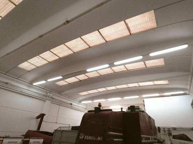 Locale Commerciale in vendita a Terni, Umbria