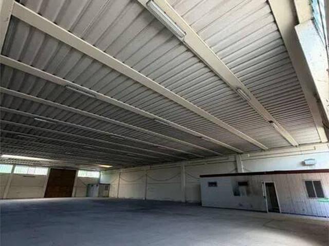 Locale Commerciale in vendita a Terni, Umbria