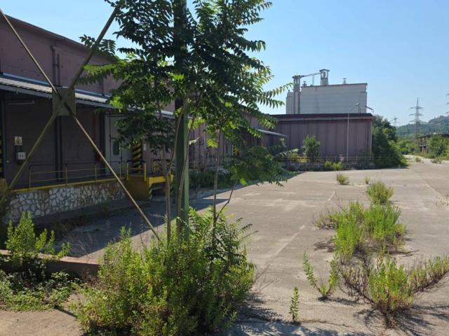 Locale Commerciale in vendita a Terni, Umbria