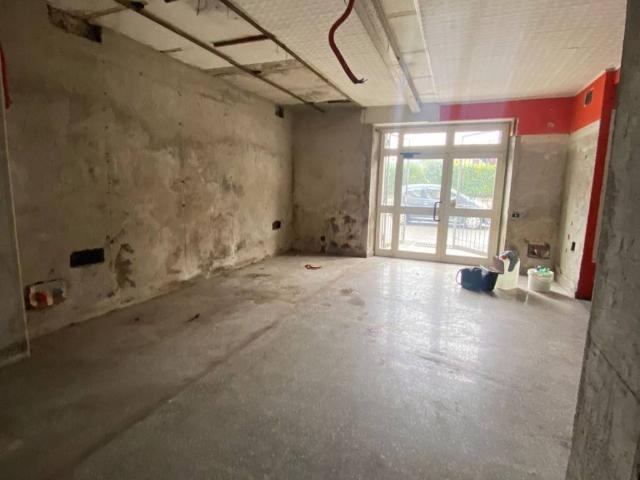 Locale Commerciale in vendita a Terni, Umbria