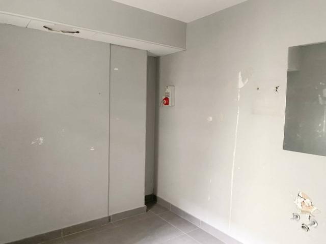 Locale Commerciale in vendita a Terni, Umbria