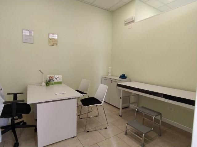 Locale Commerciale in vendita a Borgo Rivo, Terni