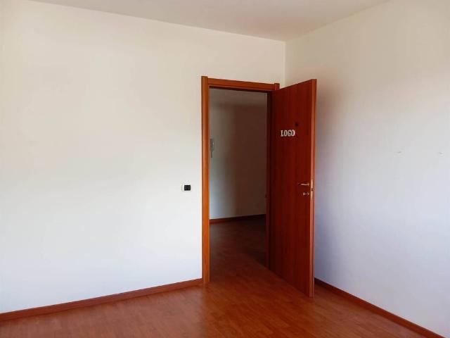 Locale Commerciale in vendita a Borgo Rivo, Terni